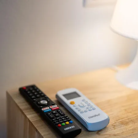 Les Trois Merveilles Grey Lewis Апартаменты Чезена