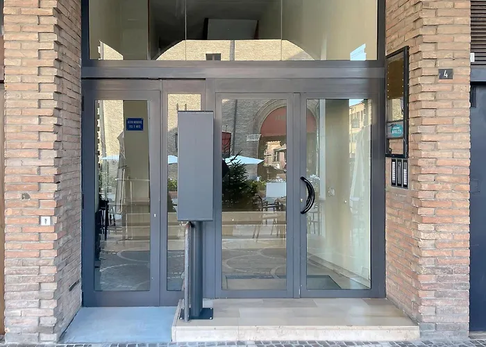 Апартаменты Les Trois Merveilles Grey Lewis Чезена